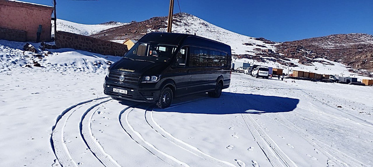 minibus transport à Marrakech avec Maroc Royal Tours